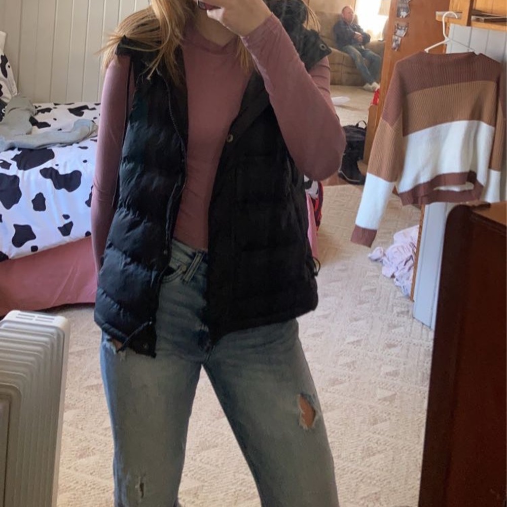Form fitting long sleeve crop